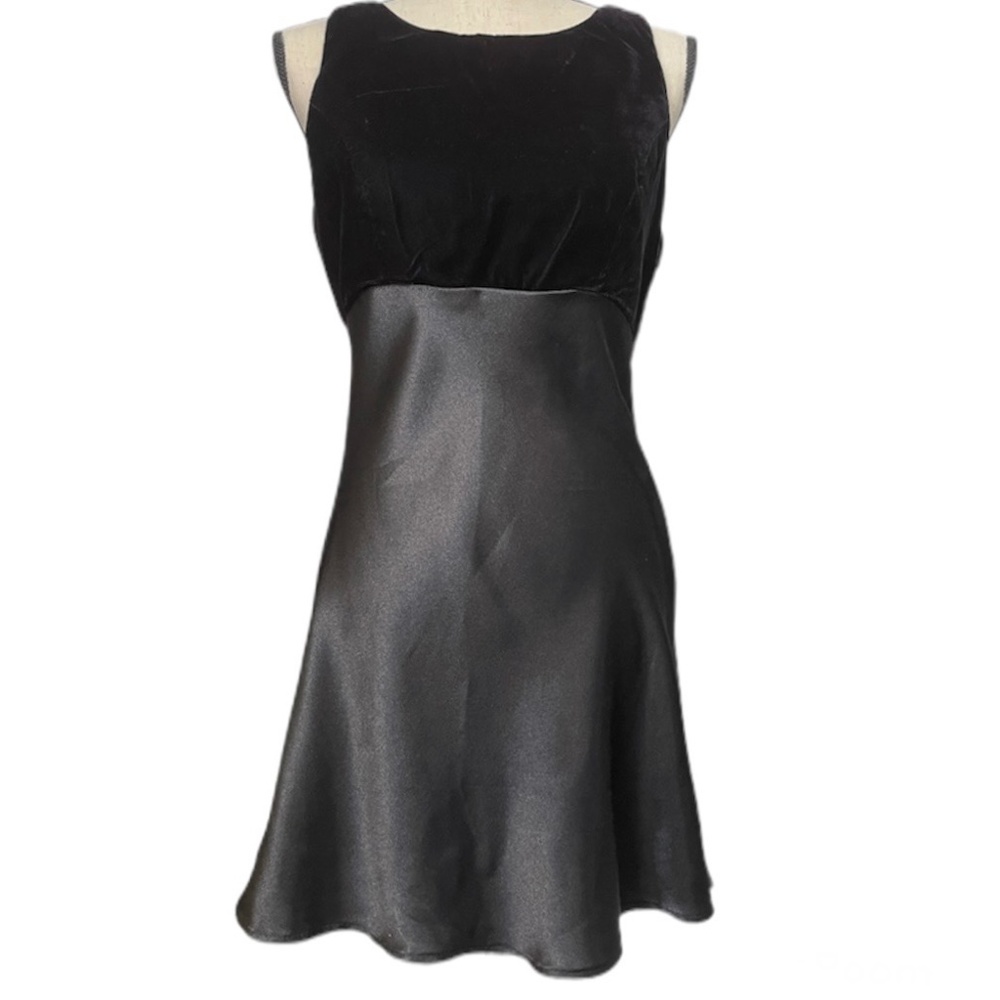 Vintage Fox Bay Dress